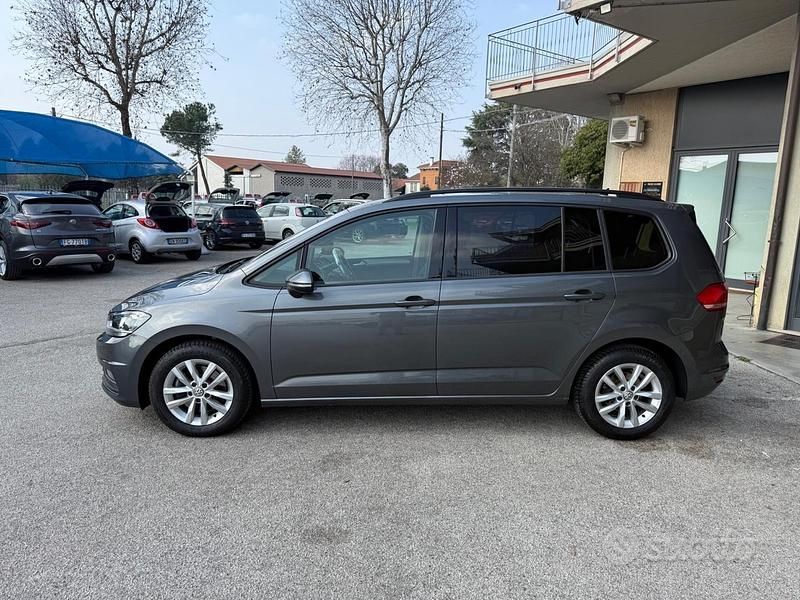 Usata VW Touran Comfortline 116 CV (85 kW) 2018 Grigio Monovolume