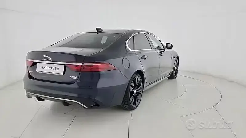 Usata Jaguar XF R-Dynamic 204 CV (150 kW) 2021 Bluazzurro Berlina