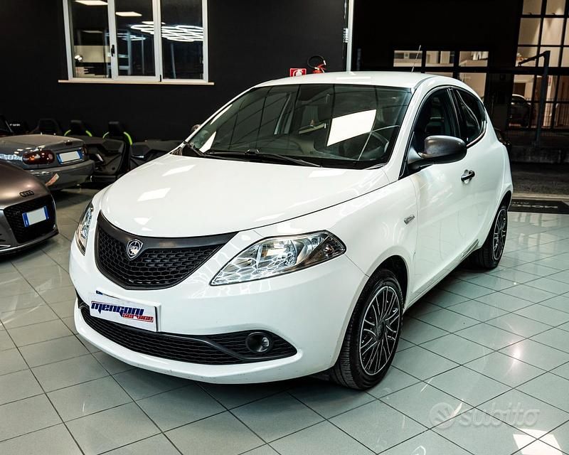 Usata Lancia Ypsilon S 69 CV (50 kW) 2019 Bianco Utilitaria