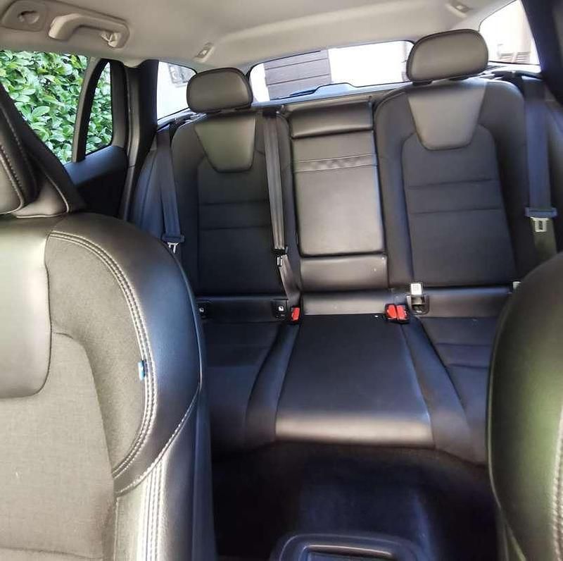 Usata Volvo V60 CC Business Edition 190 CV (139 kW) 2019 Blu/azzurro Station wagon