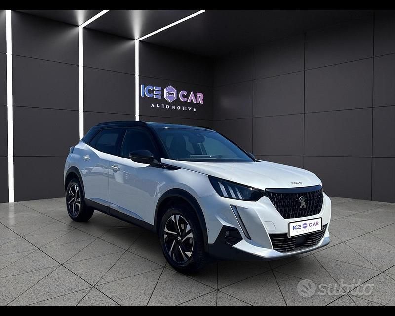Usado Peugeot 2008 GT 131 HP (96 kW) 2022 Branco SUV