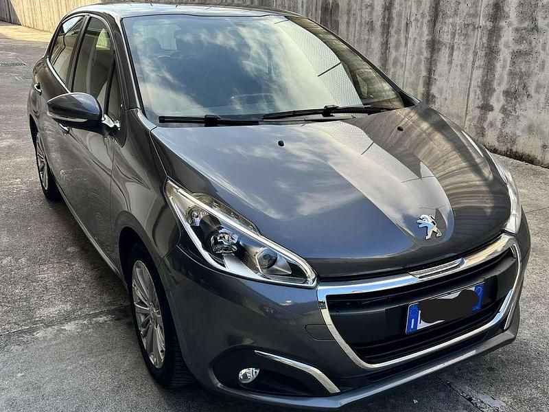 Usata Peugeot 208 Style 82 CV (60 kW) 2018 Grigio Utilitaria