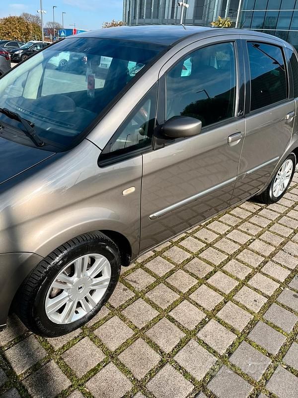 Usata Lancia Musa 90 CV (66 kW) 2007 Monovolume