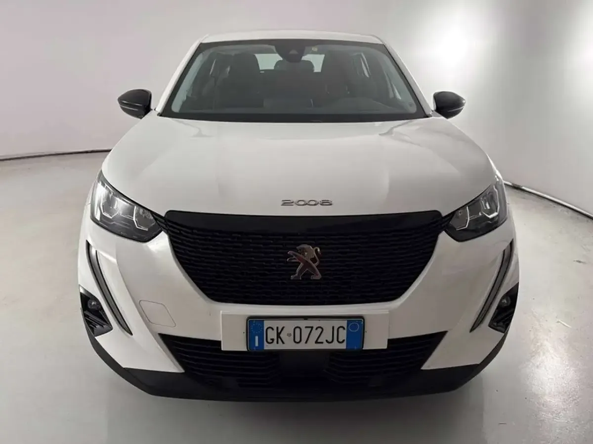 Usata Peugeot 2008 Active 110 CV (80 kW) 2022 Bianco SUV