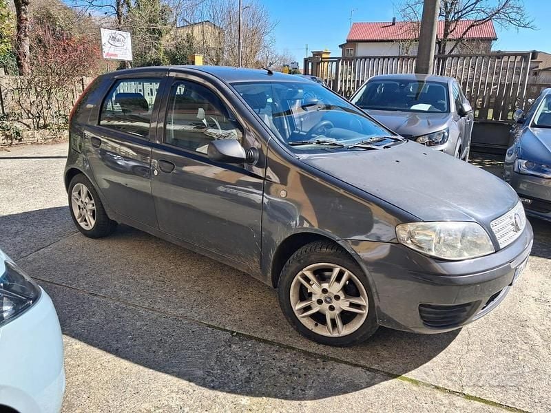Usata Fiat Punto 75 CV (55 kW) 2010 Grigio Utilitaria