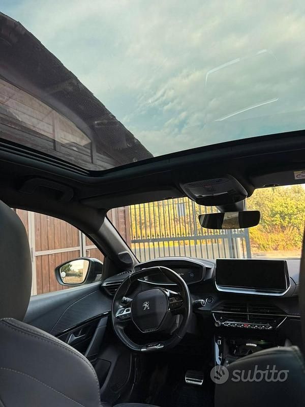Bianco Usata 2021 Peugeot e-208 GT Due volumi | 17.000 € (Buon prezzo) - Immagine 1/4