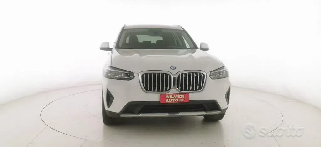 Usata BMW X3 Efficient Dynamics 190 CV (139 kW) 2024 Bianco SUV