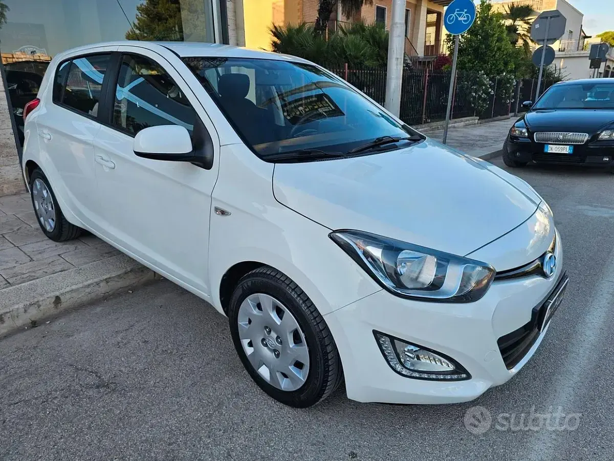 Usata Hyundai i20 Classic 85 CV (62 kW) 2014 Bianco Utilitaria