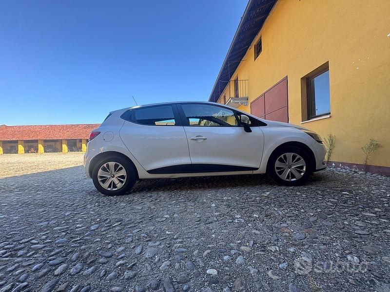 Usata Renault Clio IV 73 CV (53 kW) 2018 Bianco Utilitaria