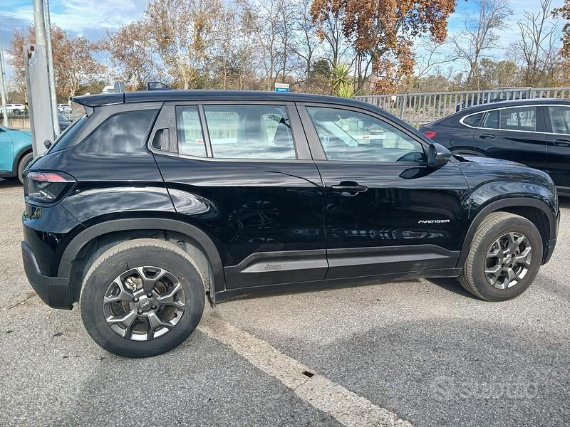 Usata Jeep Avenger Altitude 101 CV (74 kW) 2023 Nero SUV