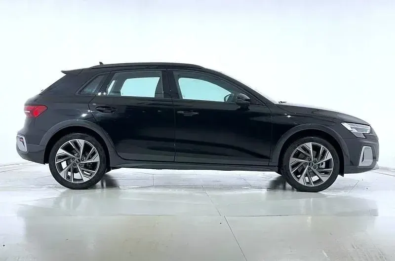 Nuova Audi A3 Ambiente 150 CV (110 kW) 2025 Nero Utilitaria