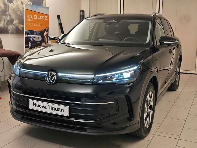 Usata VW Tiguan Edition 150 CV (110 kW) 2025 Grenadill black SUV