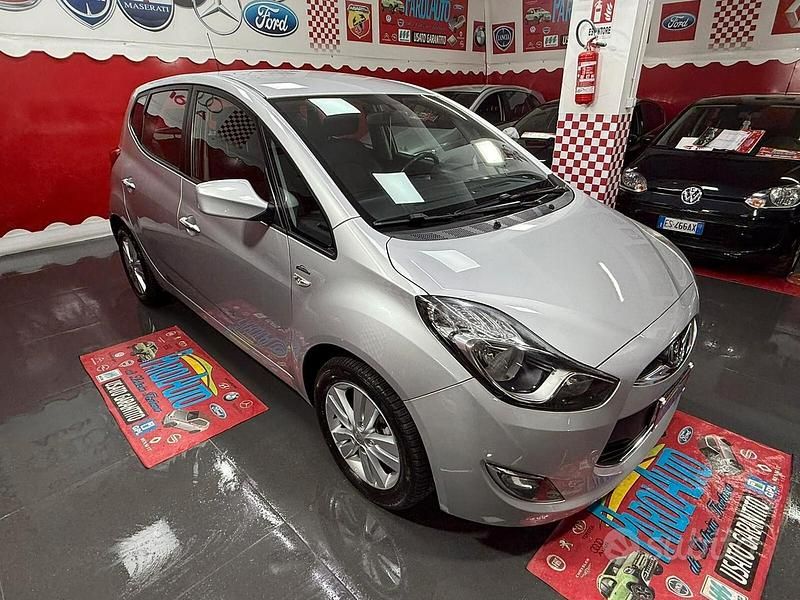 Usata Hyundai ix20 Comfort 90 CV (66 kW) 2013 Grigio Utilitaria