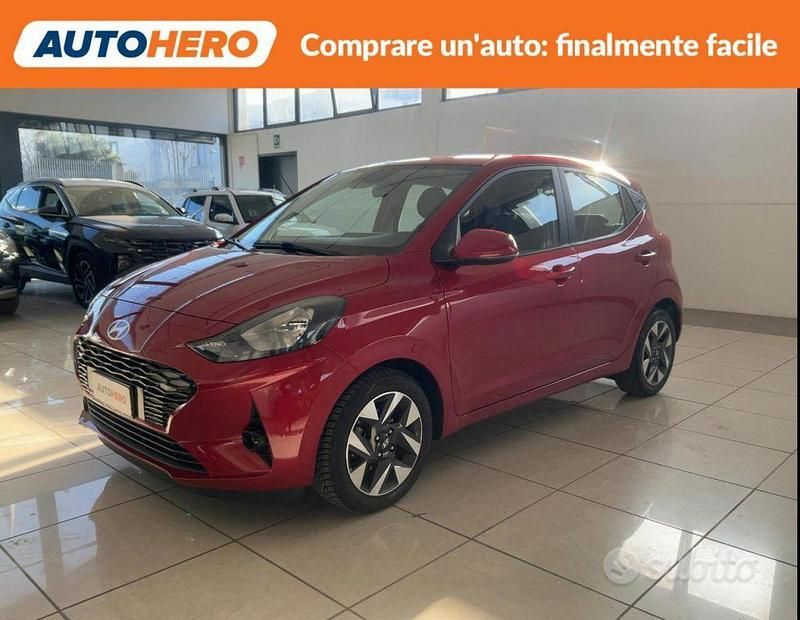 Usata Hyundai i10 67 CV (49 kW) 2023 Rosso Utilitaria