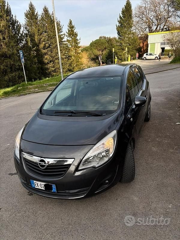 Usata Opel Meriva 110 CV (80 kW) 2011 Grigio Monovolume