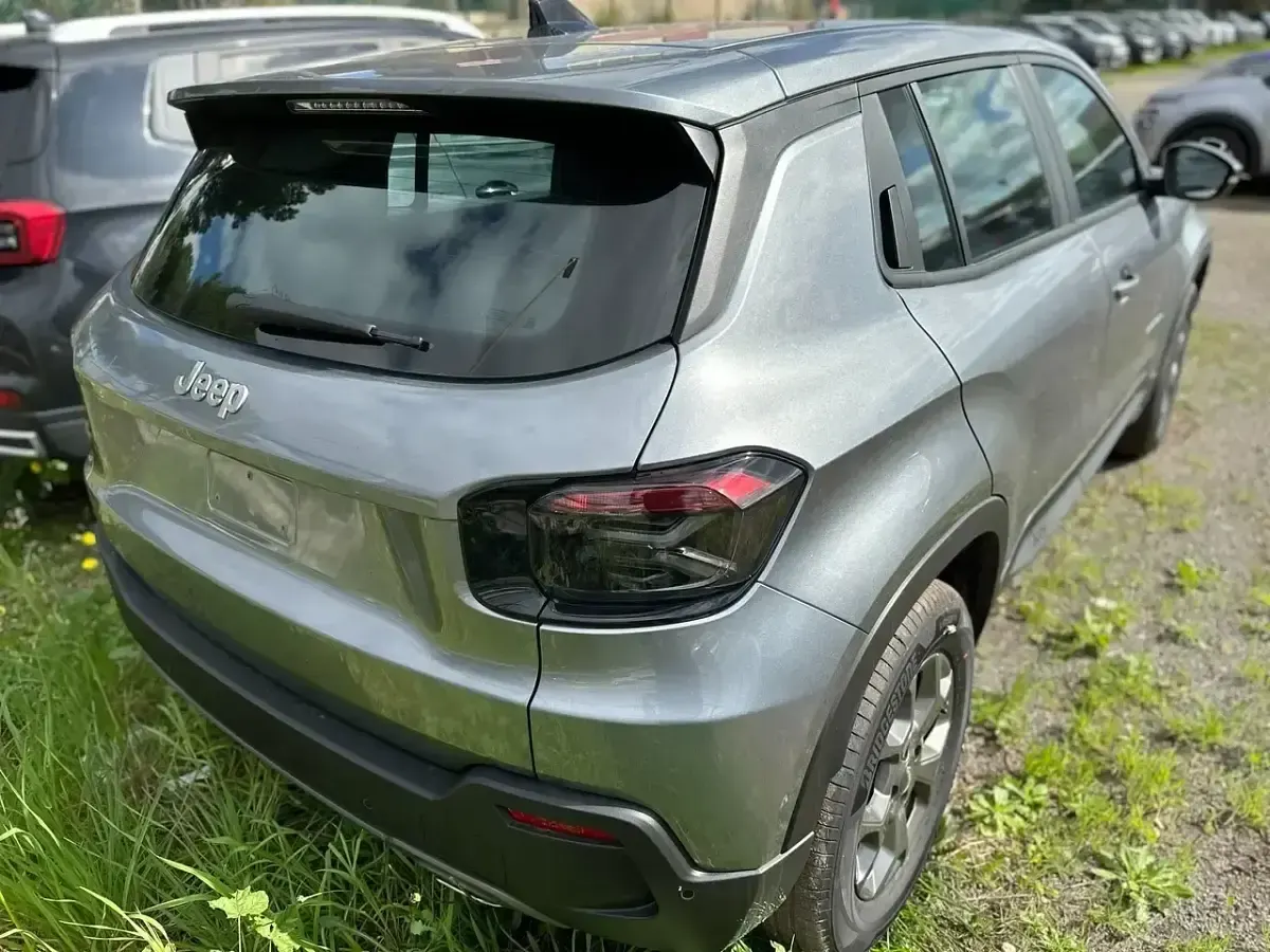 Usata Jeep Avenger Altitude 100 CV (73 kW) 2024 Grigio SUV