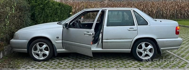 Usata Volvo S70 239 CV (175 kW) 1997 Grigio Berlina