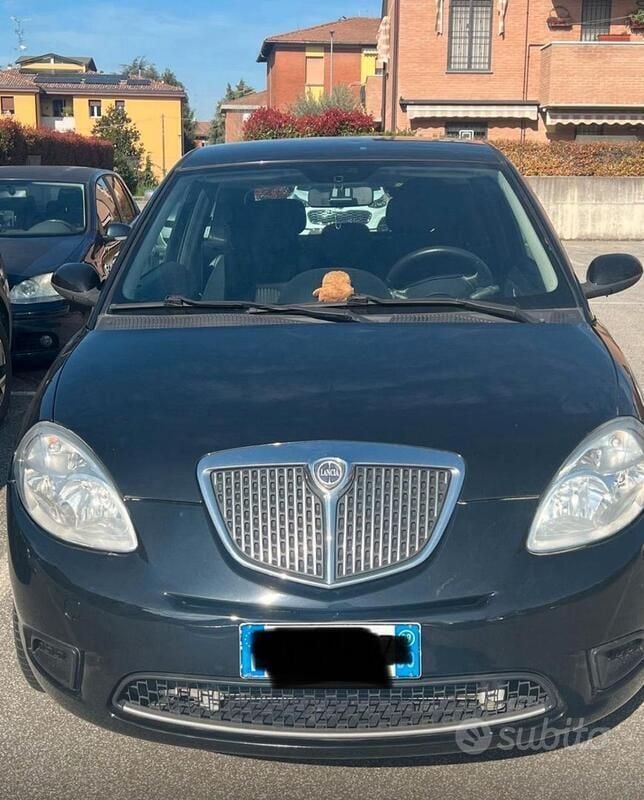 Nero Usata 2009 Lancia Ypsilon Due volumi | 3500 € - Immagine 1/4