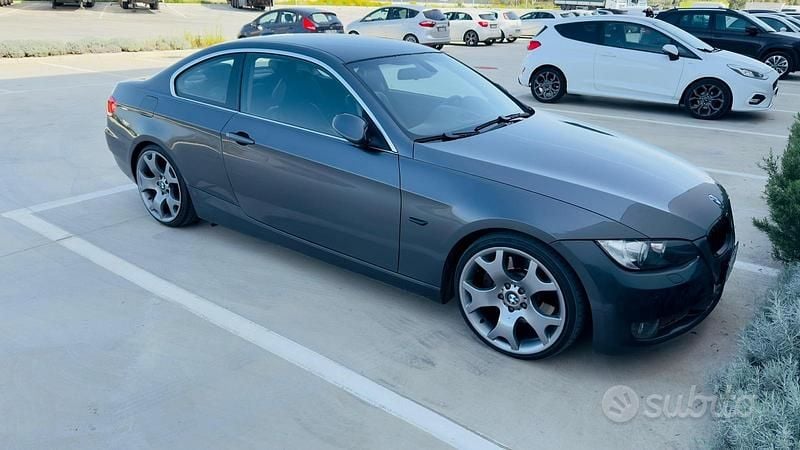 Usata BMW 335 306 CV (225 kW) 2006 Grigio Coupé