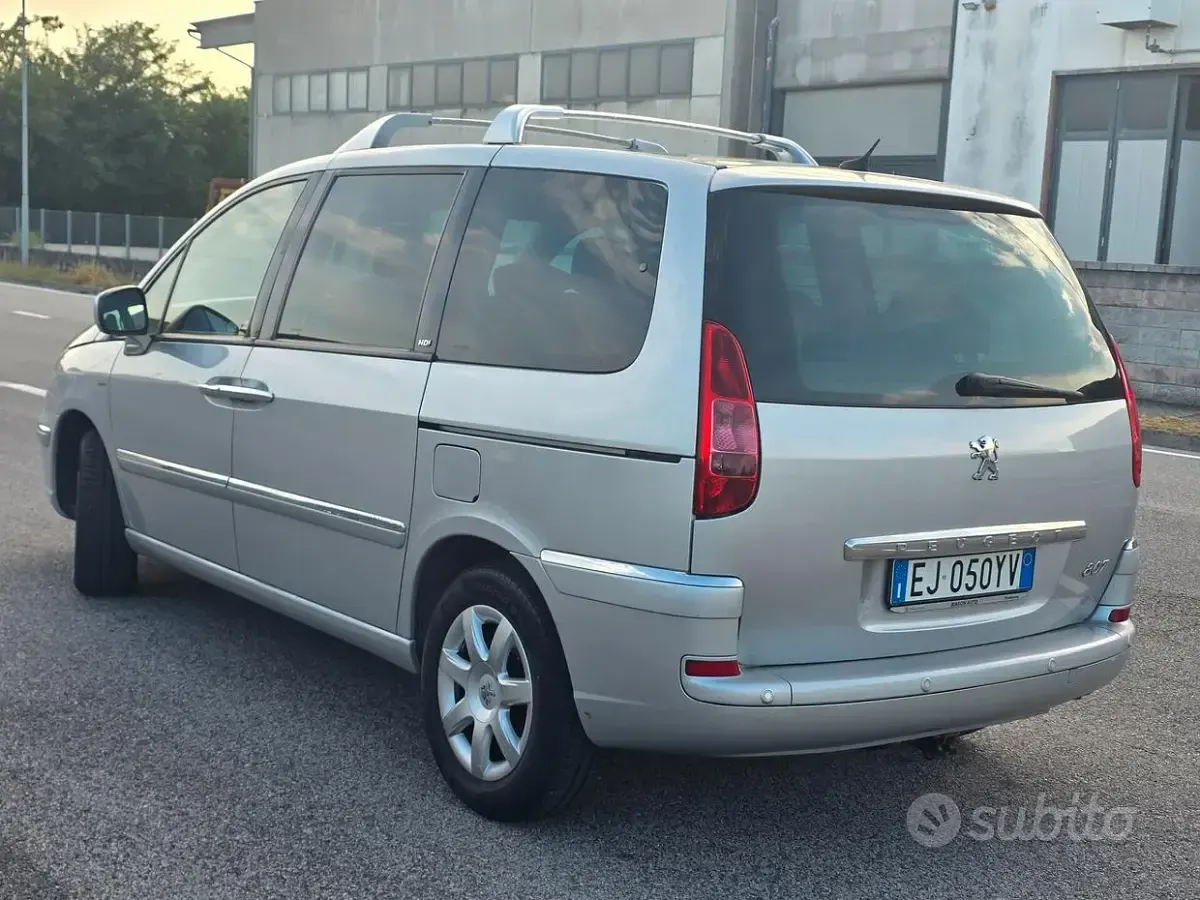 Usata Peugeot 807 163 CV (119 kW) 2012 Grigio Monovolume