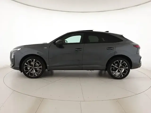 Nuova Audi Q3 Sportback S-Line 150 CV (110 kW) 2026 Nero metallizzato SUV