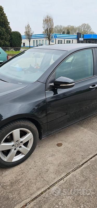 Usata VW Golf VI 102 CV (75 kW) 2010 Nero Utilitaria