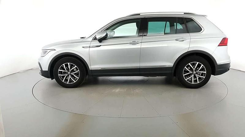 Usata VW Tiguan Life 131 CV (96 kW) 2021 Grigio SUV