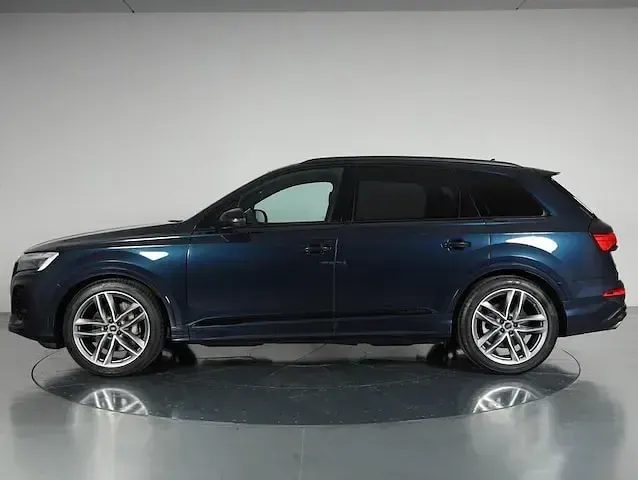 Usata Audi Q7 S-Line 286 CV (210 kW) 2024 Grigio waitomo metallizzato SUV
