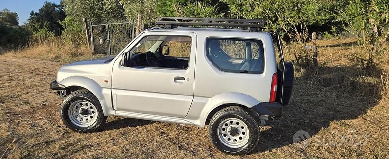 Usata Suzuki Jimny 80 CV (58 kW) 2003 Grigio SUV