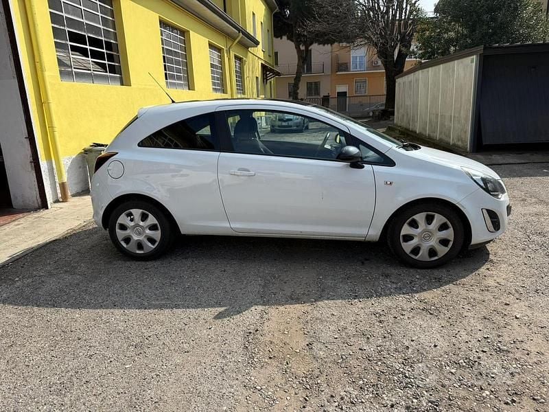 Usata Opel Corsa 75 CV (55 kW) 2014 Bianco Utilitaria