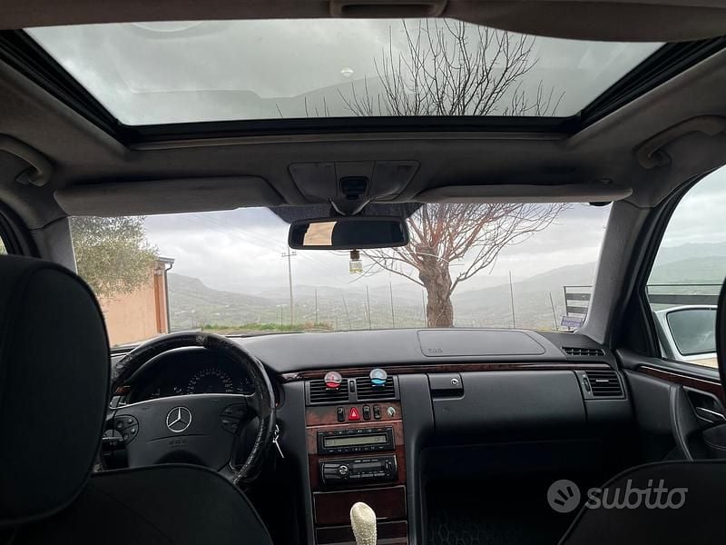 Usata Mercedes E270 Elegance 170 CV (125 kW) 2000