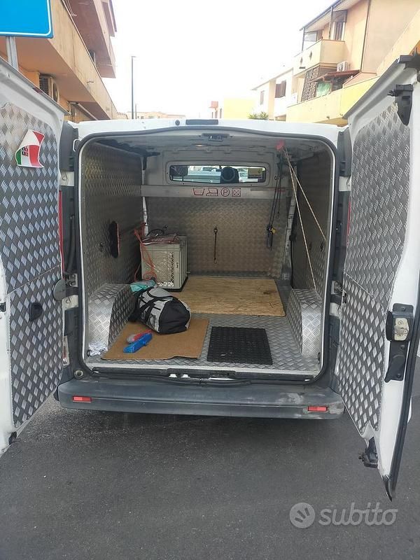 Usata Opel Vivaro 150 CV (110 kW) 2008 Monovolume