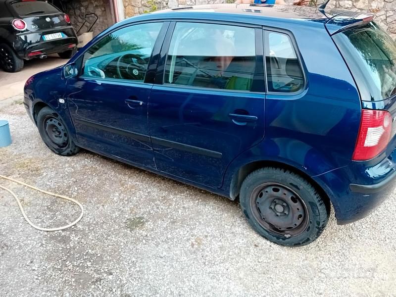Usata VW Polo Trendline 101 CV (74 kW) 2006 Blu Utilitaria