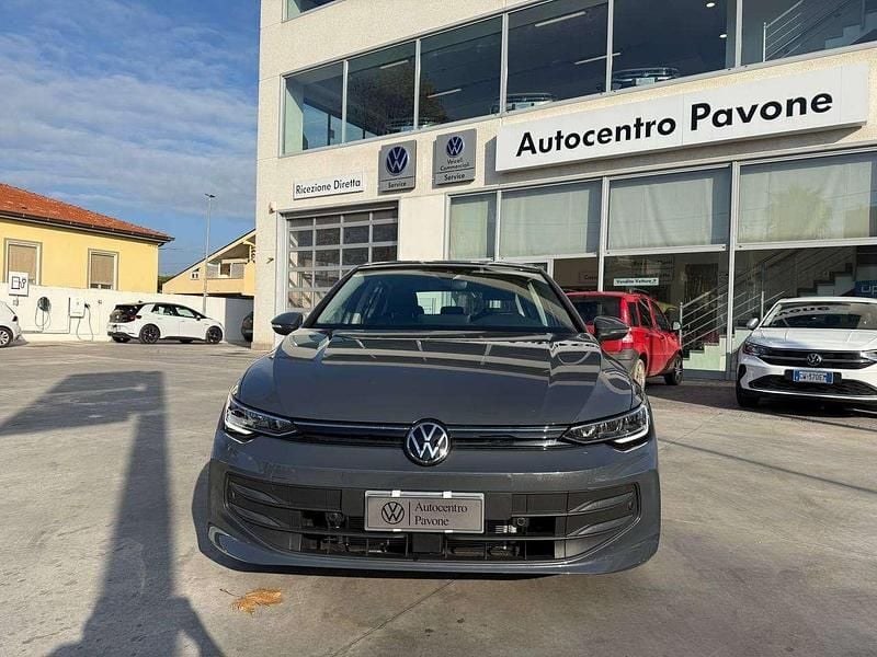 Usata VW Golf VIII Life 116 CV (85 kW) 2025 Dolphin grey met. Berlina