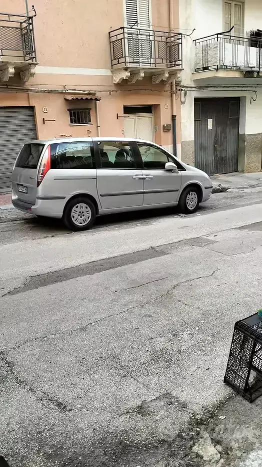 Usata Fiat Ulysse 109 CV (80 kW) 2004 Grigio Monovolume