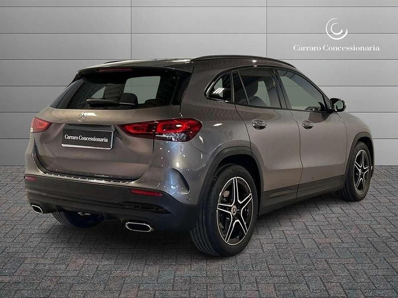 Usata Mercedes GLA180 Premium 116 CV (85 kW) 2022 Grigio montagna SUV