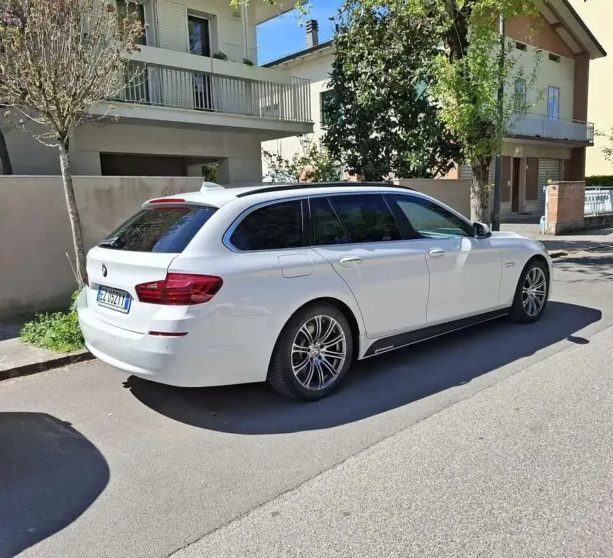 Usata BMW 520 Luxury Line 190 CV (139 kW) 2014 Bianco Station wagon