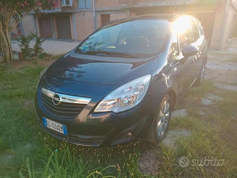 Blu Usata 2012 Opel Meriva Monovolume | 1500 € (Buon prezzo) - Immagine 1/4