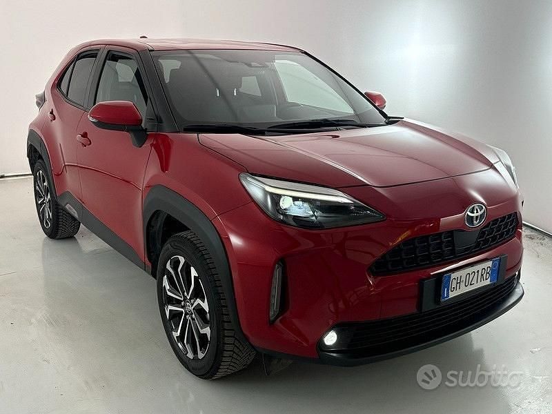 Usata Toyota Yaris Cross Trend 92 CV (67 kW) 2022 Rosso SUV