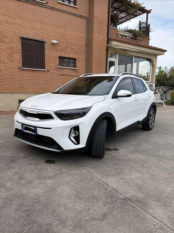 Second-hand Kia Stonic Style 120 CP (88 kW) 2022 SUV