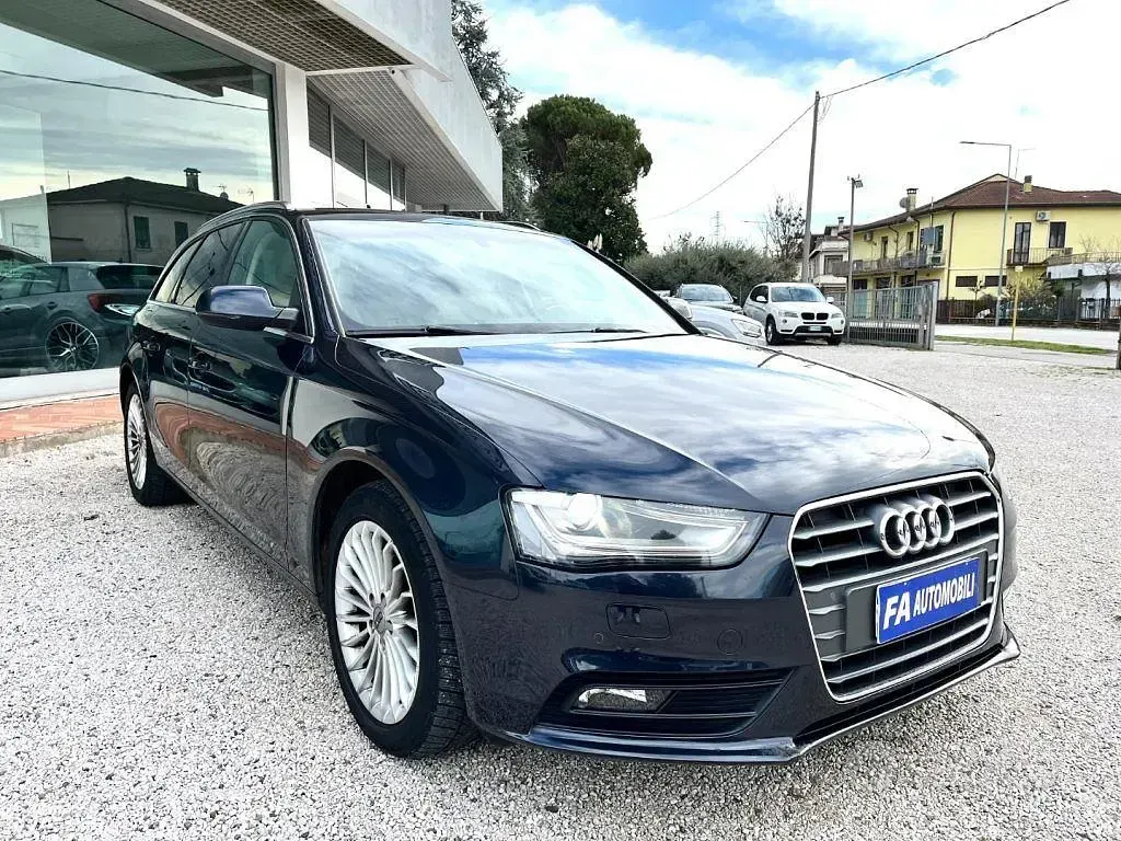 Usata Audi A4 Advanced 150 CV (110 kW) 2014 Blu Station wagon