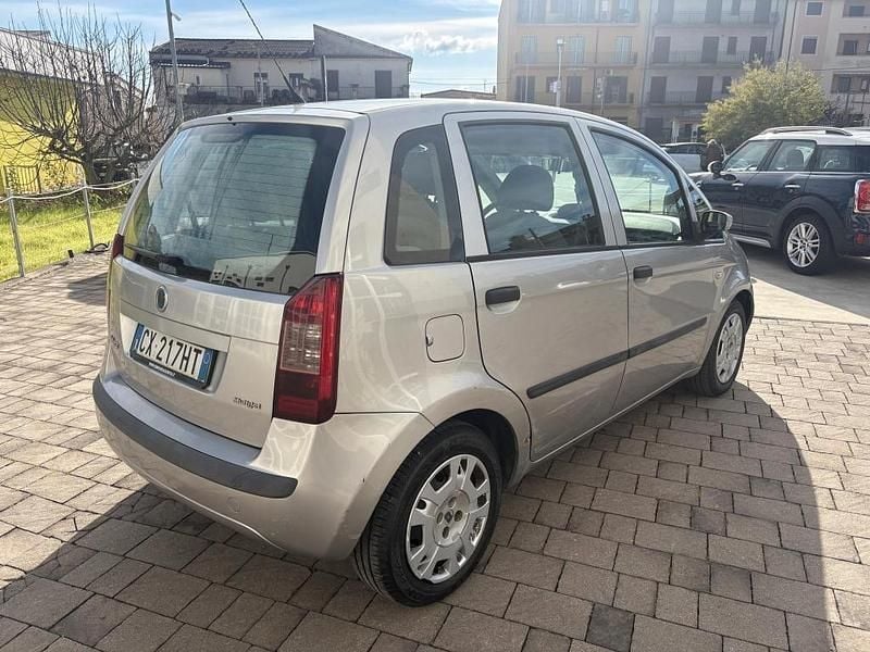 Usata Fiat Idea Emotion 69 CV (50 kW) 2005 Argento Monovolume