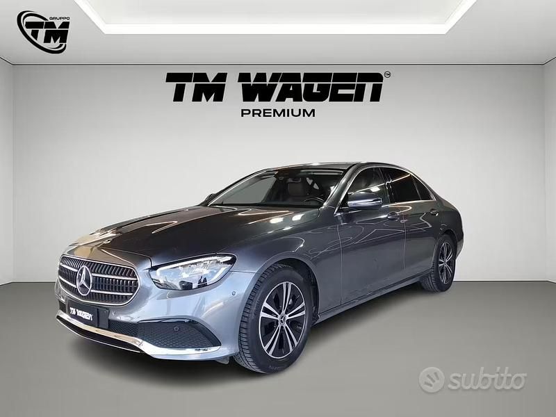 Usata Mercedes E220 Business 194 CV (142 kW) 2021 Grigio Berlina