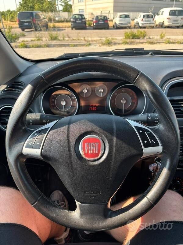 Usata Fiat Punto Lounge 75 CV (55 kW) 2015 Grigio Utilitaria