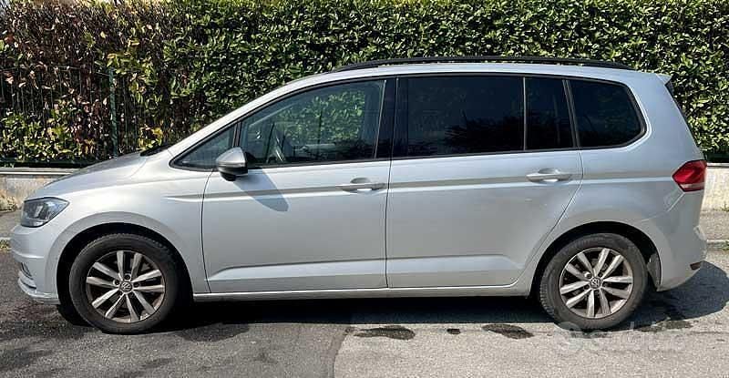 Usata VW Touran 116 CV (85 kW) 2017 Grigio Monovolume