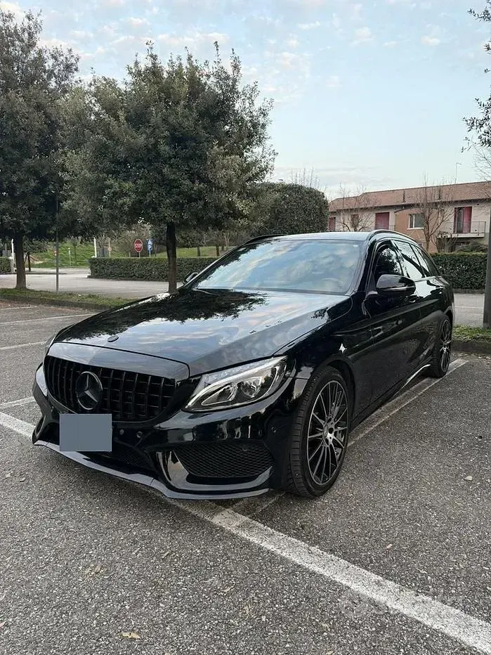 Usata Mercedes C300 245 CV (180 kW) 2023 Nero Station wagon