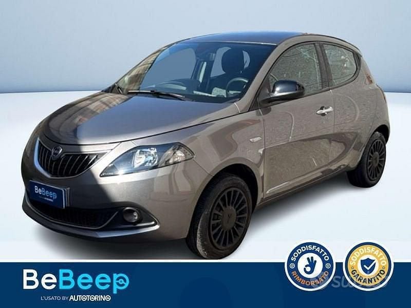 Usata Lancia Ypsilon Silver 70 CV (51 kW) 2022 Nero metallizzato Utilitaria