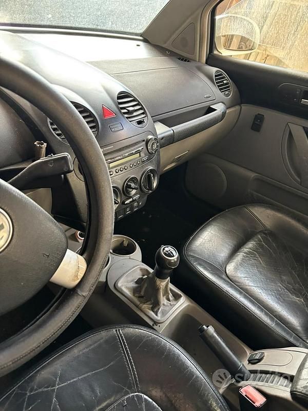 Usata VW New Beetle 2004 Bianco Utilitaria