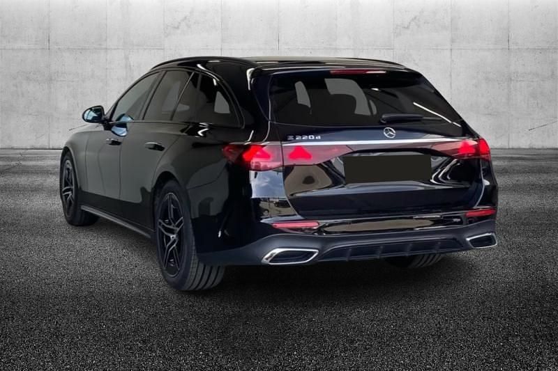 Usata Mercedes E220 Advanced Plus 197 CV (144 kW) 2023 Nero metallizzato Station wagon