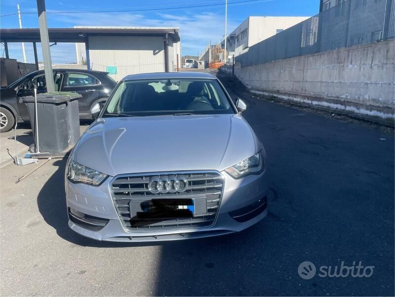 Grigio Usata 2015 Audi A3 Tre volumi | 10.500 € (Super prezzo) - Immagine 1/4